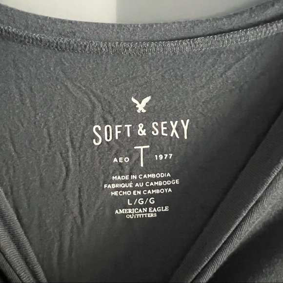 Feelin Free NYC Graphic Tee. - Picture 4 of 5